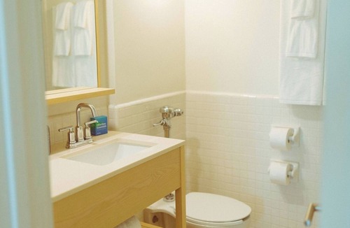 San Jacinto Hotel | King Room w/Balcony Overlooking Courtyard Pool + Rooftop Bar