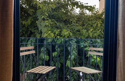 Canet de Mar House | King Room with Garden View - Room 3
