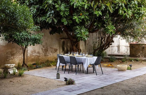 Canet de Mar House | King Room with Garden View - Room 3