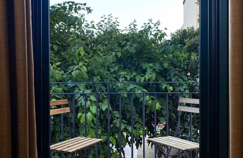 Canet de Mar House | King Room with Garden View - Room 2