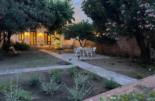 Canet de Mar House | King Room with Garden View - Room 2