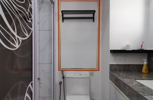 Kampung Pandan Dalam Apartment | King Room with Lake View