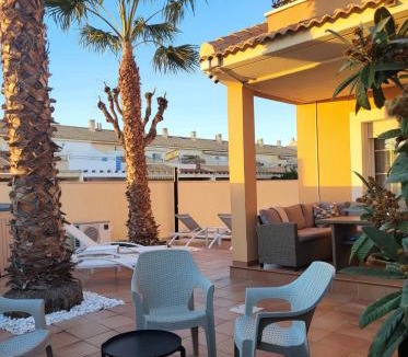 Santiago de la Ribera House | King`s Apartments