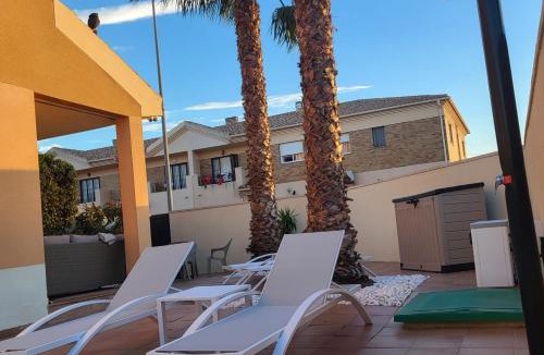 Santiago de la Ribera House | King`s Apartments