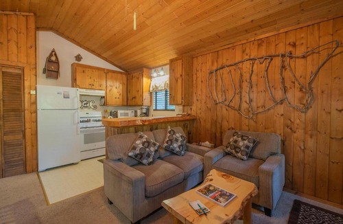 Sugarloaf House | King's Kabin
