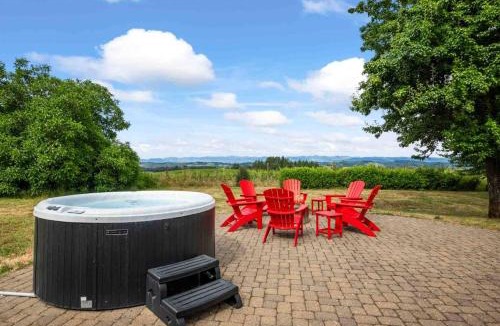 Newberg House | King's Queen