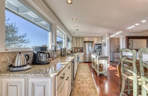 Newberg House | King's Queen