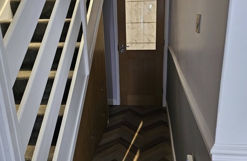 Cannards Grave House | King - Shared Bathroom