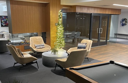 New Rochelle Condo | King size luxury condo New York view