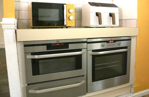 Hartlepool House | King-sized bed with Wifi, Parking and Kitchen