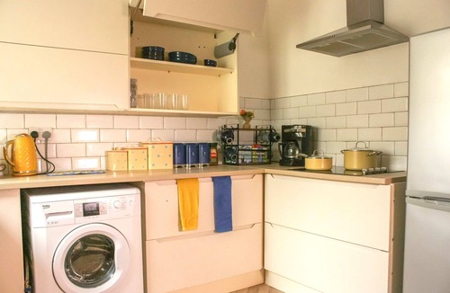 Hartlepool House | King-sized bed with Wifi, Parking and Kitchen