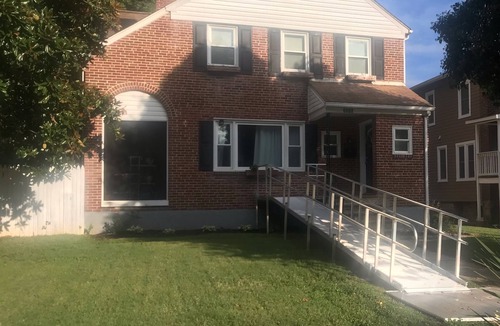 Baltimore House | King-Sized City Oasis