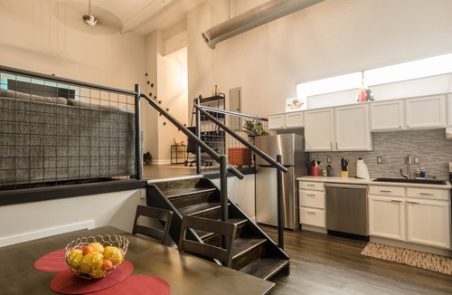 Lafayette Condo | King Sized - Heart of Downtown Lafayette
