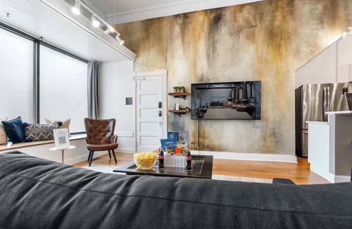Shelby Park Apartment | KING Sleep10 5Bed 4BR 2BA Swepson ICON 102