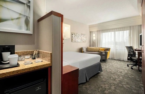 Salisbury Hotel | King Sofa | Courtyard Salisbury | Near Ocean City, Indoor Pool, Hearty Breakfast