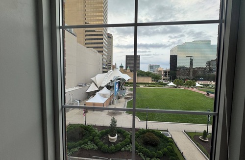 Uptown District Apartment | King Studio Downtown Columbus