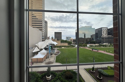 Uptown District Apartment | King Studio Downtown Columbus