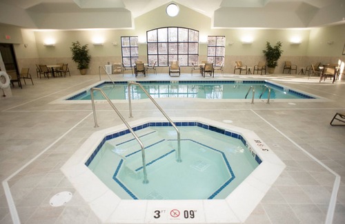 North Wales Apartment | King Studio | Free Breakfast, Pool & Hot Tub Access!