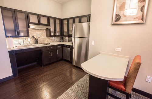 Newtonville Apartment | King Studio Near ALB, Downtown + UAlbany | Pool Access