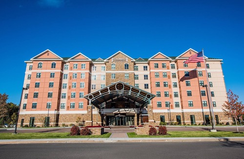 Newtonville Apartment | King Studio Near ALB, Downtown + UAlbany | Pool Access