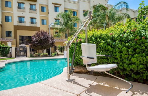 Glendale Sports and Entertainment District Apartment | King Studio Suite | Free Breakfast + Pool