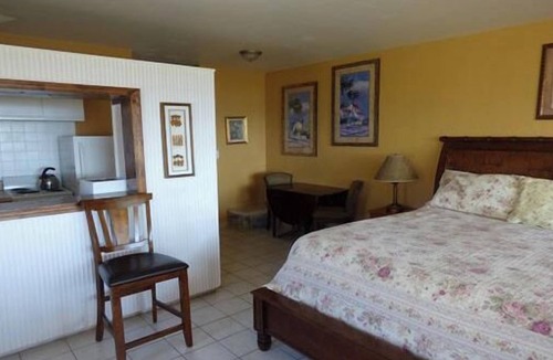 Pompano Beach Hotel | King Studio with Kitchen,Sofa Sleeper and Ocean Views