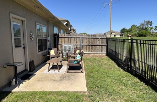 Harvey Hillsides Condo | KING SUITE. 2BR/2Bath. Sleeps 6