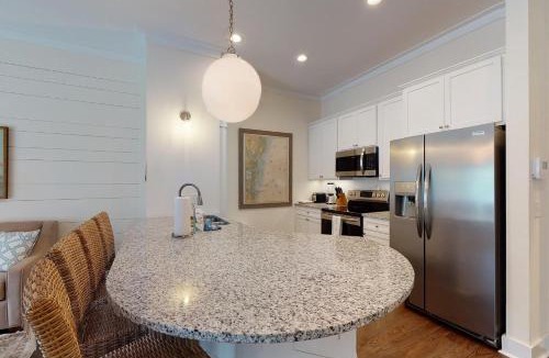 King City House | King Suite @ 400 Ocean Suites