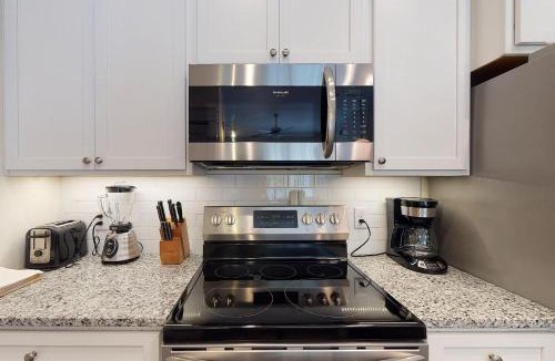 King City House | King Suite @ 400 Ocean Suites
