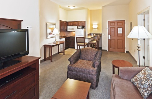 Oklahoma City Condo | King Suite. Free Breakfast Buffet Daily. Outdoor Pool.