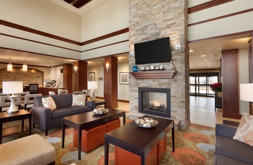 Midland Condo | King Suite. Free Breakfast. Pool. Great for Business Travelers!