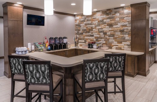 Midtown Anchorage Apartment | King Suite | Free Daily Breakfast, Pool & Hot Tub Access