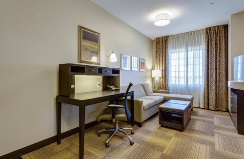 Maryland Heights Condo | King Suite Great for Business Travelers! Complimentary Breakfast
