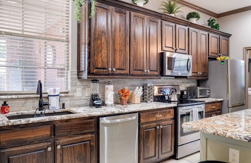 Rowlett House | King Suite House with Pool & BBQ