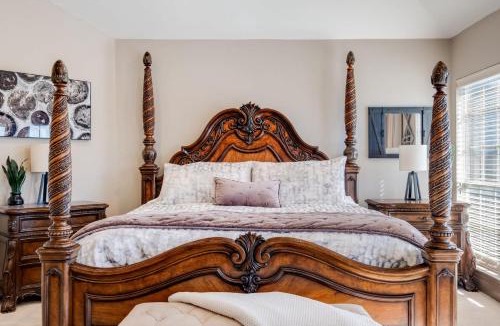 Rowlett House | King Suite House with Pool Table & BBQ