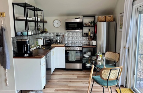 Lafayette Apartment | King Suite, Modern Studio Apartment in the Country/Garden State—1hr from NYC