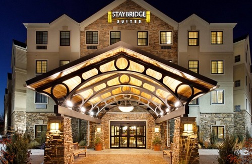 Rossford Condo | King Suite Near Downtown Toledo | Great for Business Travelers! 24h Business Center + Free Breakfast!