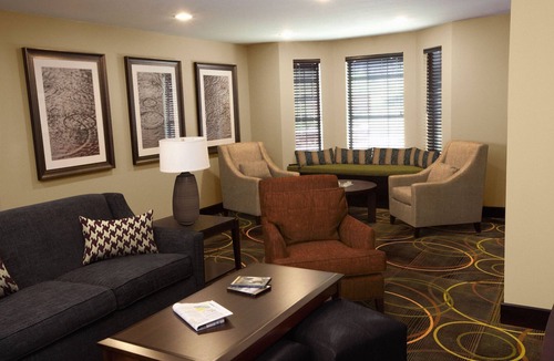 Rossford Condo | King Suite Near Downtown Toledo | Great for Business Travelers! 24h Business Center + Free Breakfast!