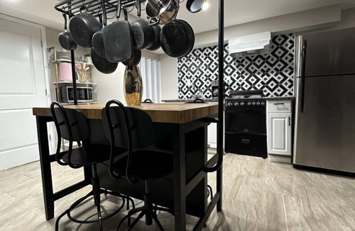 Eastwick House | King Suite oasis