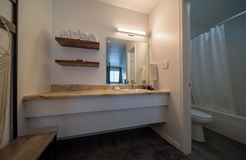 Eureka Springs Historic District Resort | King Suite Room #14 at GloryDayz!