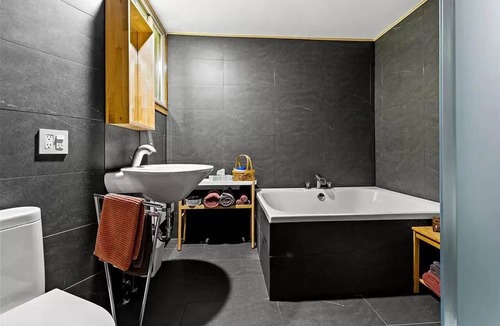 Spring Green Hotel | King Suite - Soaking Tub and Fireplace