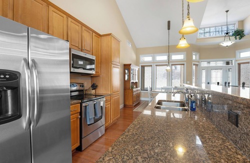 Lake Ozark House | King Suite! Stay & Play Rates! Overlooking 9th fairway at Osage National!