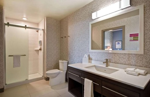 Jekyll Island Hotel | King Suite w/Balcony | Ocean View | 3.2 mi to Summer Waves Water Park