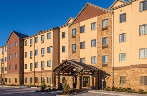 Wichita Falls Apartment | King Suite w/Fitness Center | Business Travelers