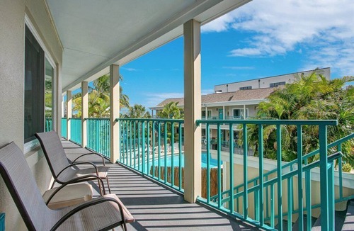 Bay Esplanade Condo | King Suite with bath