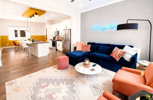 Nashville House | King Suites 3BR Retreat 2-car Garage East Nashville