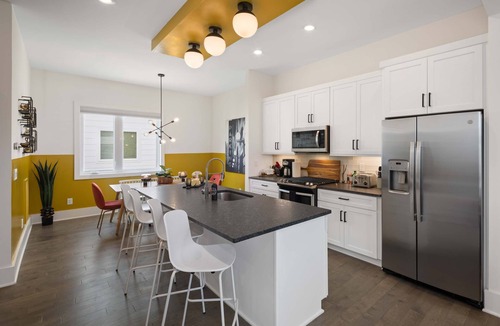 Nashville House | King Suites 3BR Retreat 2-car Garage East Nashville