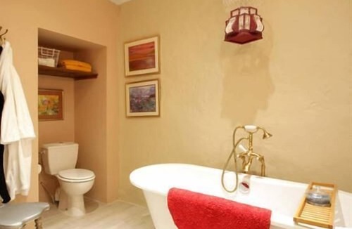 Montolieu Bed & Breakfast | King-Superior-Ensuite with Bath