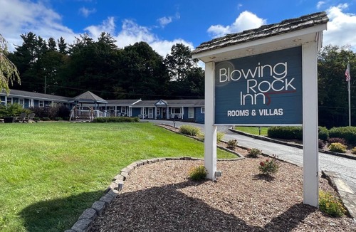 Blowing Rock Hotel | King Villa Suite on Main St