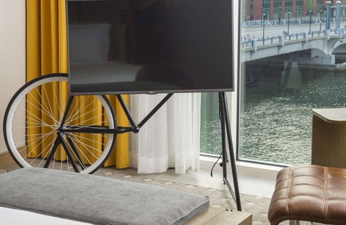 Seaport District Hotel | King w/Harbor View + On Site Dining & Rooftop Bar